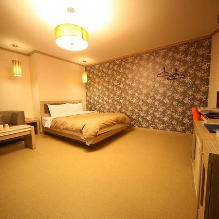 Chuncheon Myeongdong Hotel Экстерьер фото