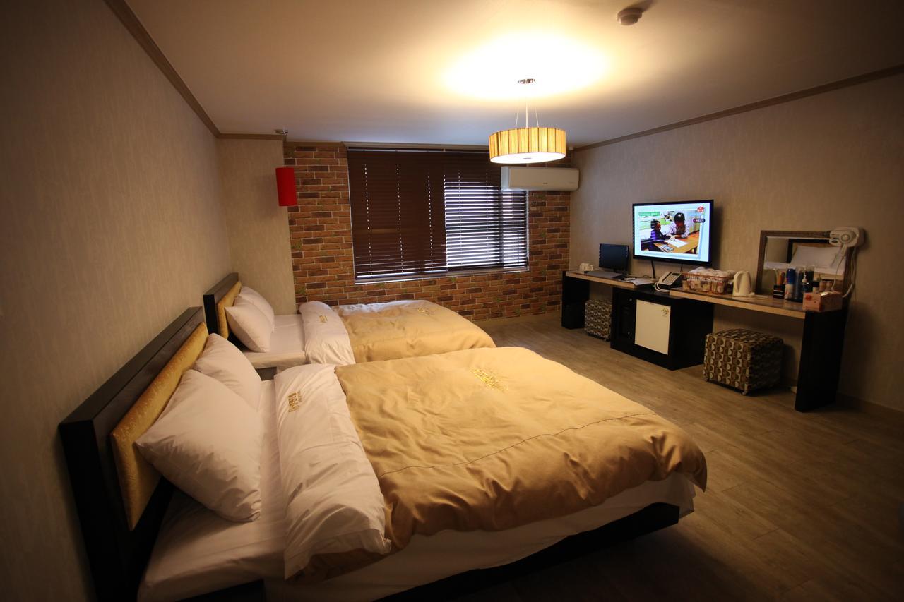 Chuncheon Myeongdong Hotel Экстерьер фото